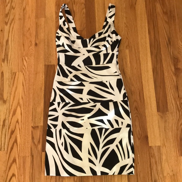 Black and white pattern dress - Picture 1 of 4